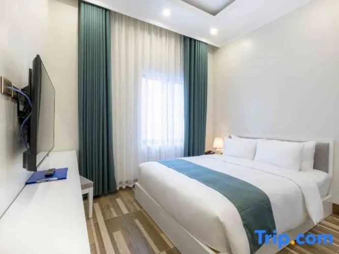 Standard Double room with city view