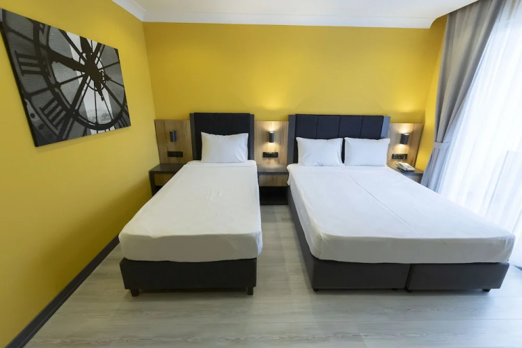 Roy Otel Akçay