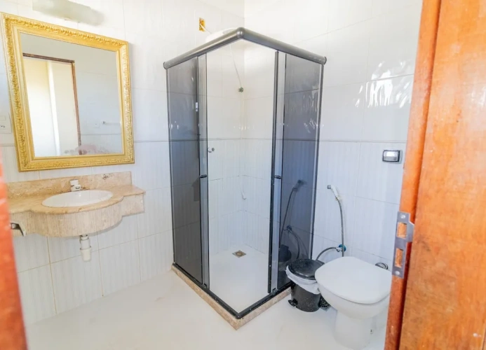 4 Bedrooms Cottage