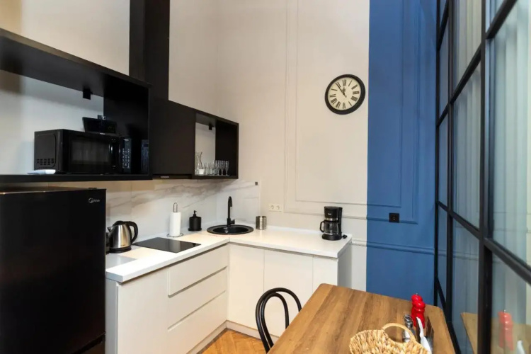 Stylish 3BR House with balcony