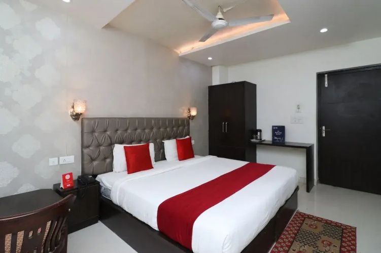 OYO 9993 Hotel Idea Inn