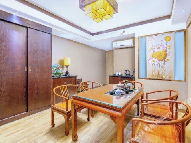 1 Bedroom Suite