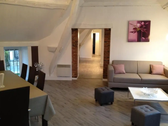 4 Bedrooms Cottage