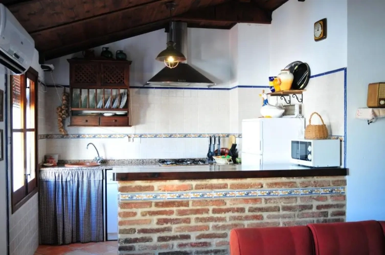 5 Bedrooms Cottage