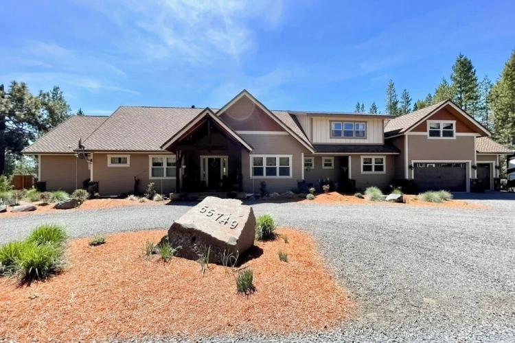 4 Bedrooms Cottage