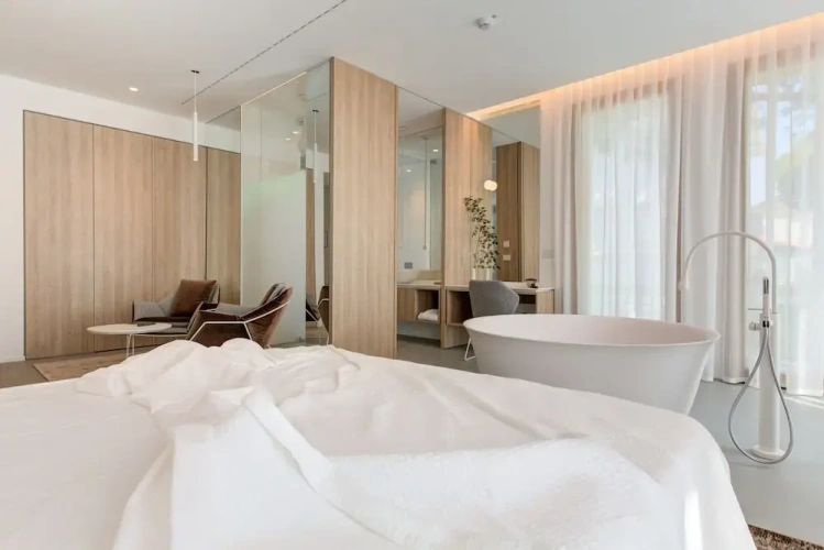 Premier room