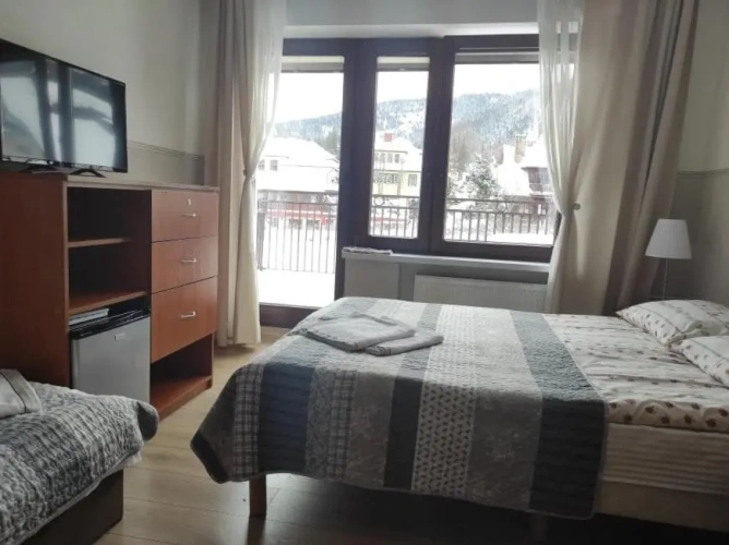 Standard Triple room with mountain view