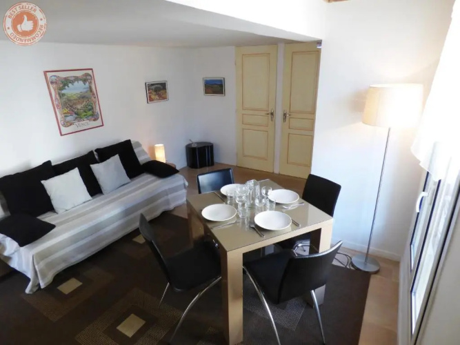 ALC - A523 - 4 min PALAIS AND BEACHES