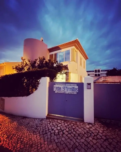 3 Bedrooms Cottage
