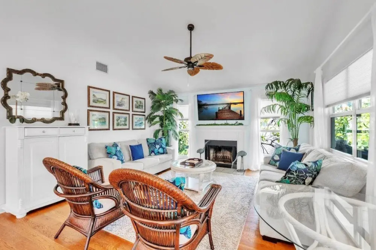 Coconut 3 Bedroom Home by RedAwning