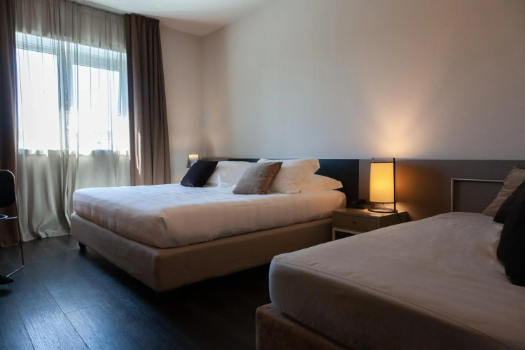 G Hotel