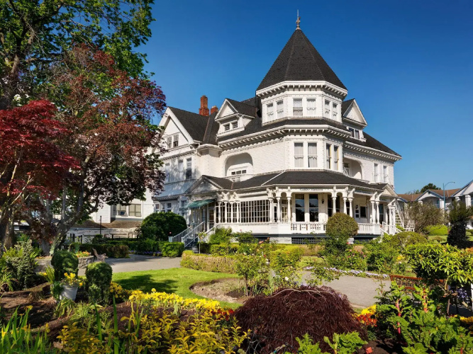 Pendray Inn & Tea House - Victoria, Canada