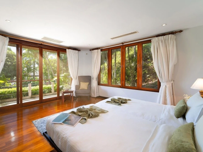 4 Bedrooms Villa