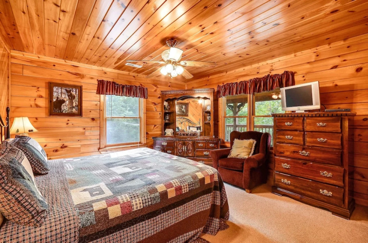 Seminole Ridge 3 Bedroom Cabin