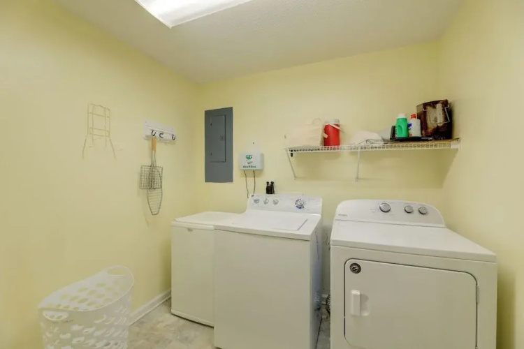 Oceanfront Emerald Isle Escape w/ Private Hot Tub!
