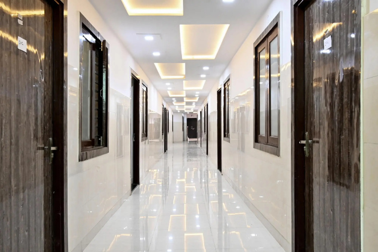 OYO 60218 Hotel Raj Inn
