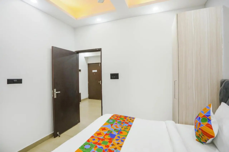 FabHotel Rasa Arcade