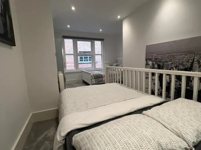 Spacious1br-6guests-walktoshops-fastwifi