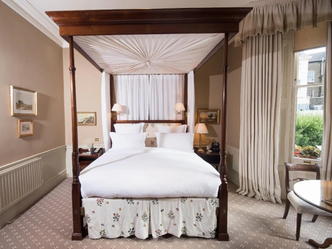 Four Poster Double room