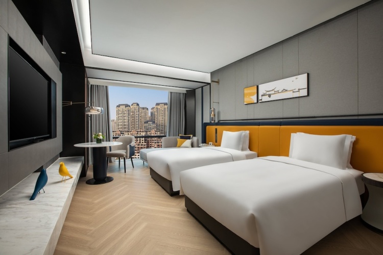 Standard Twin room with city view