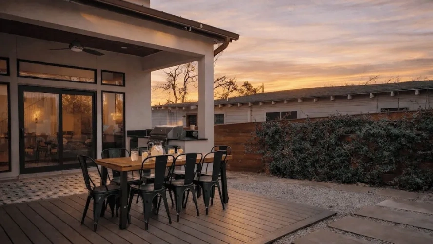 4 Bedrooms Cottage