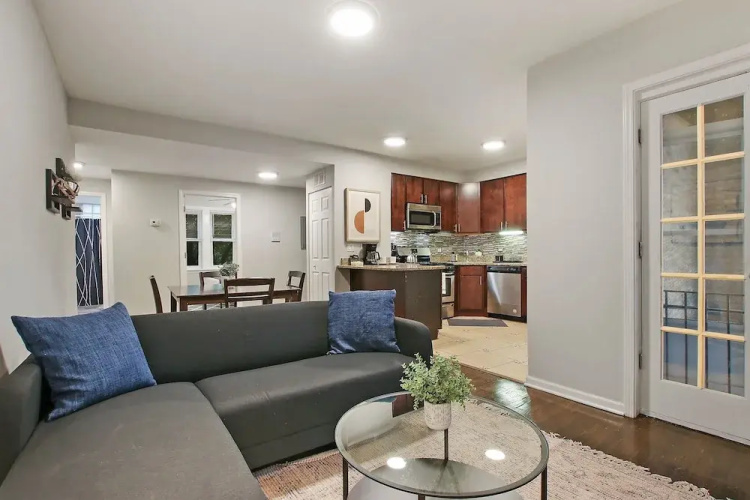 Cozy 2BR Apt - Sunnyside 2E
