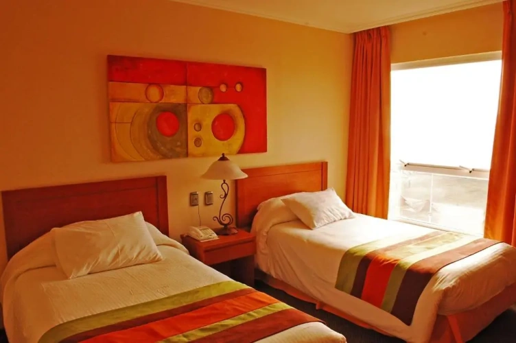 Standard Twin room with sea view