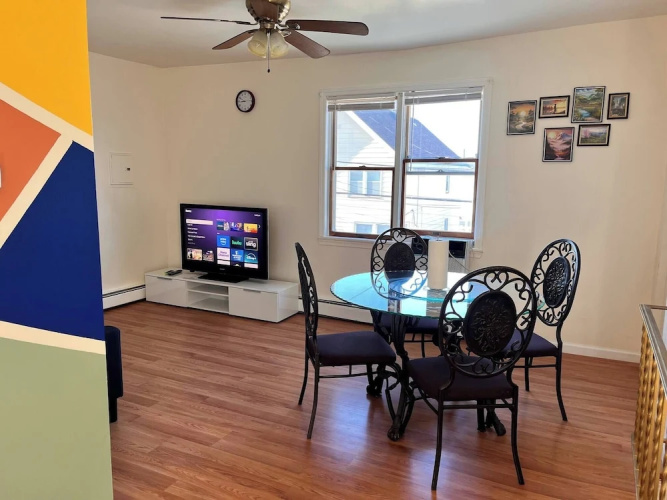 Amazing Three Bedrooms Apartment