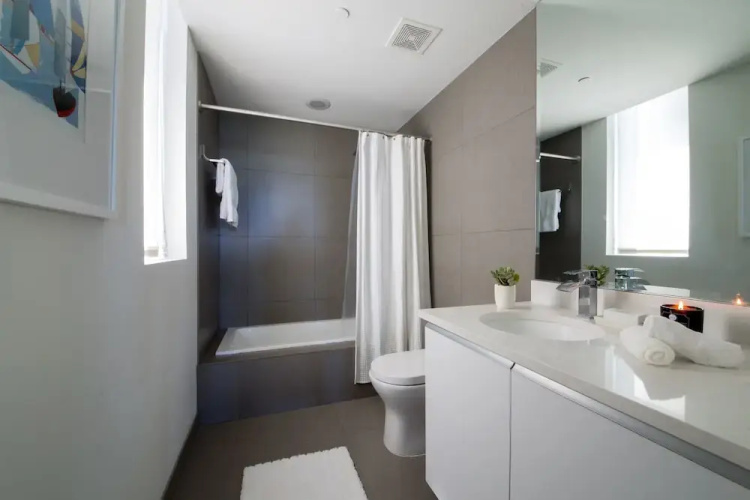 Domio Miami Beach Corner 1 BR Ocean View + Balcony