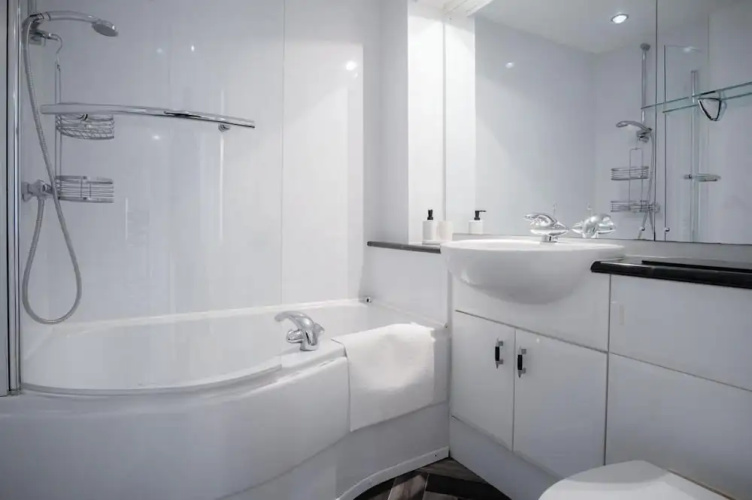 Beach View - 2 Bedroom Apartment - Llanelli