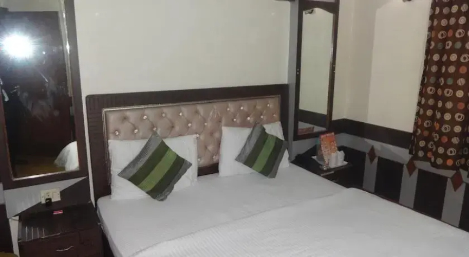 Hotel Alaska
