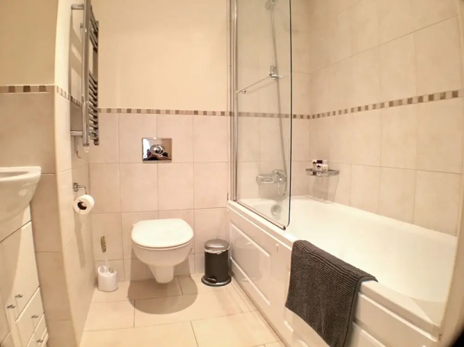 Luxurious Wessex Gate Apartment