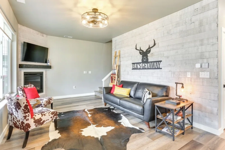 5 Bedrooms Cottage