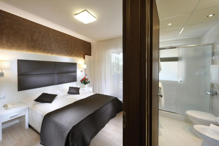 Hotel Eros
