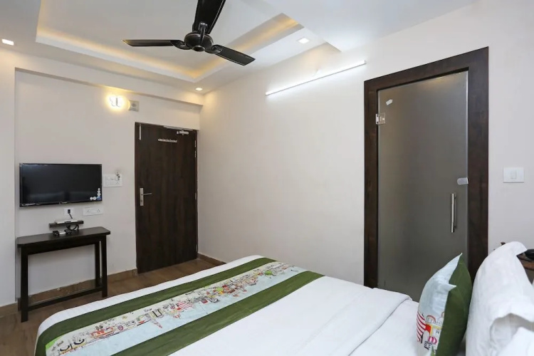 OYO 9476 Hotel Mittal