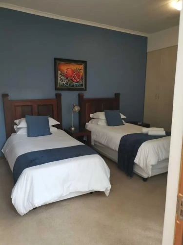 Standard Twin room with courtyard view