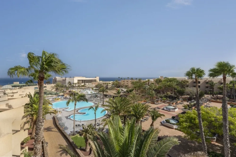 Standard room with balcony and with pool view