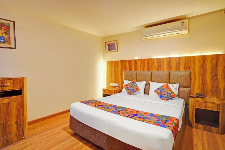 Fabhotel Brigade Suites