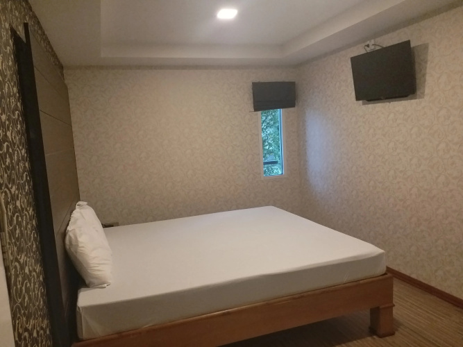 The 9 Resort