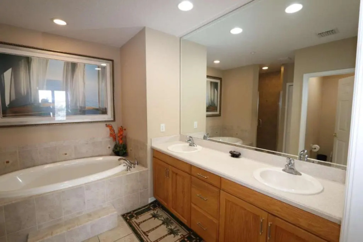 603 Harborview Grande