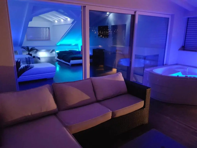 Jacuzzi Studio Apartment