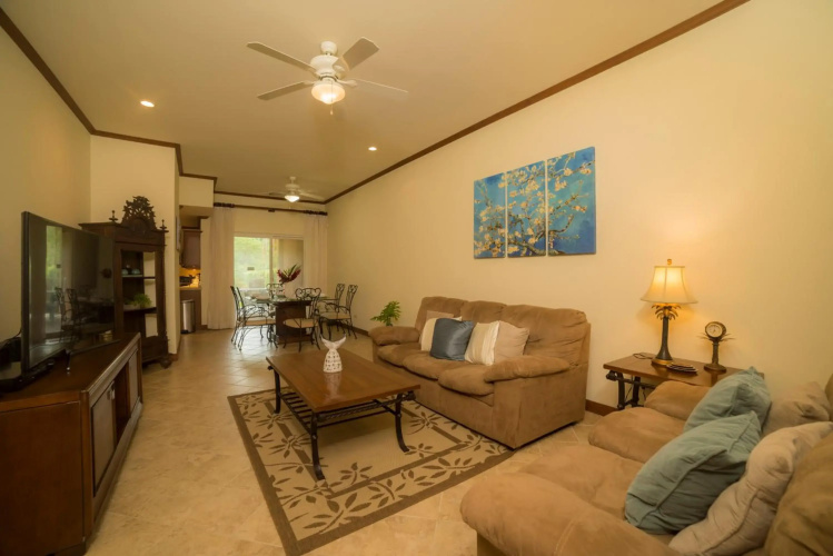 Nice ground floor 3 bedroom with golf view