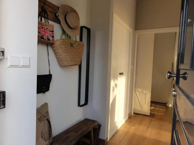 Benny's Beach House 1