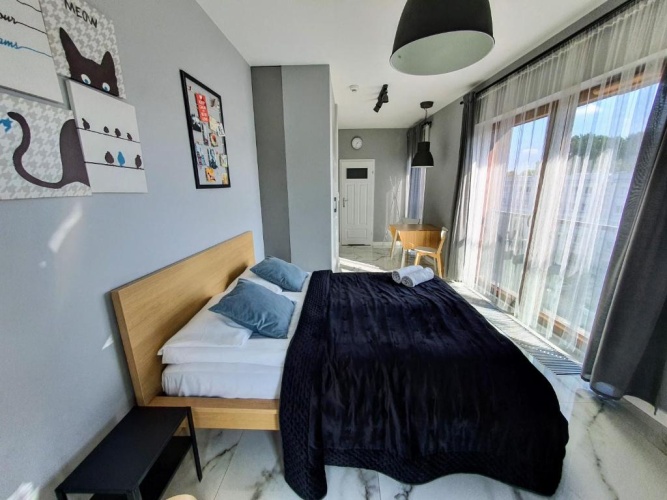 Deluxe Studio