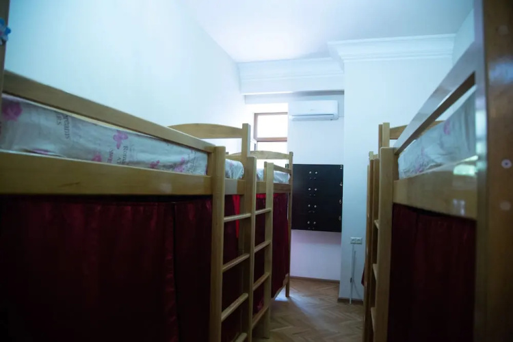 Eder Hostel