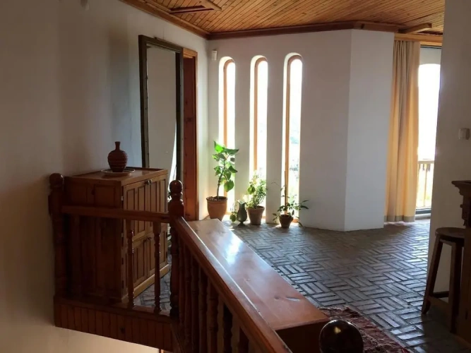 4 Bedrooms Villa