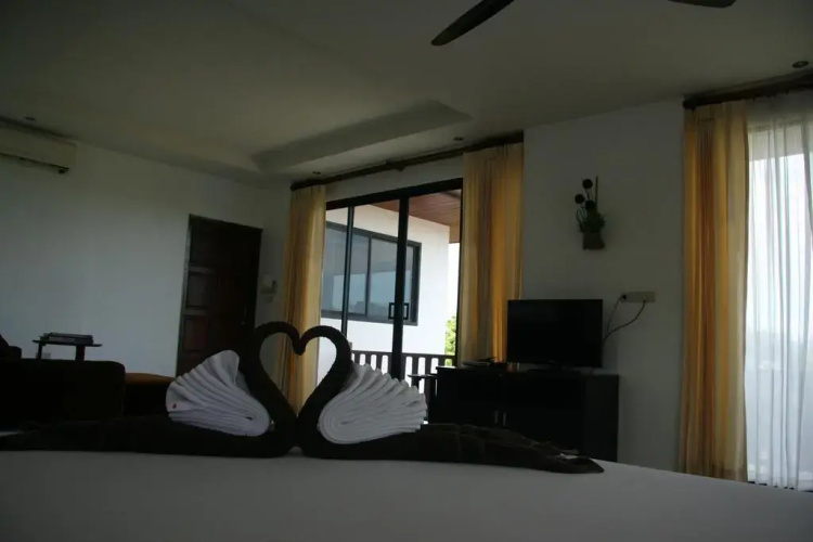 Baan Chayna Hotel