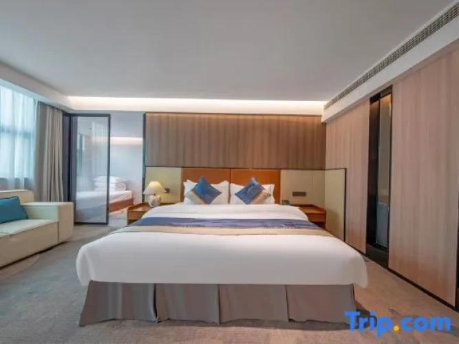 Deluxe Double Family Suite