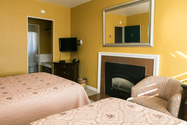Carmel Wayfarer Inn