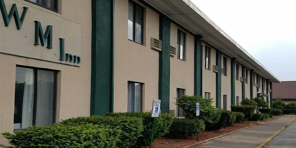 Woonsocket Motor Inn - Franklin, MA